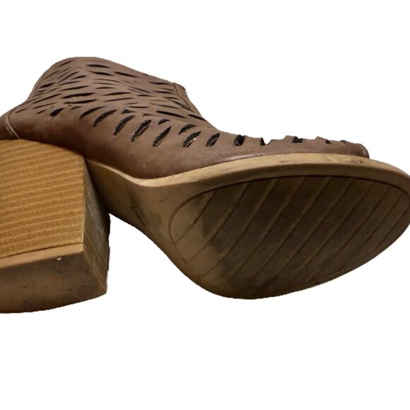 Qupid Perforated Angle Booties Boots  Brown size 8 - Picture 12 of 16